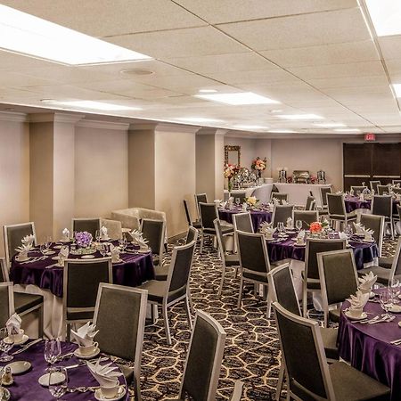 Courtyard By Marriott Bethesda Chevy Chase Hotel Bagian luar foto
