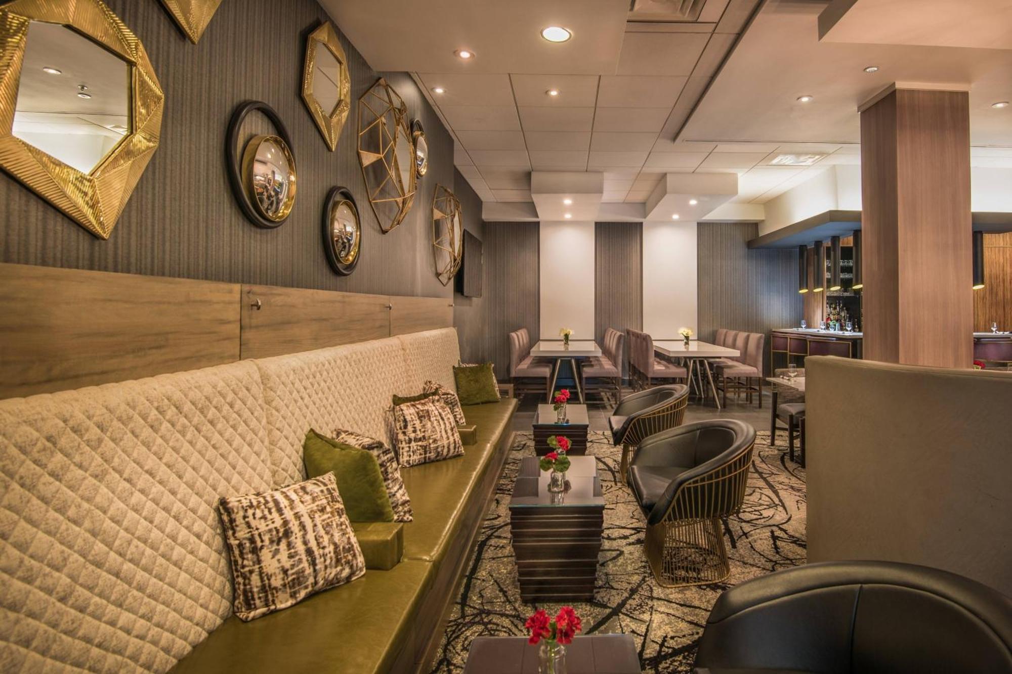 Courtyard By Marriott Bethesda Chevy Chase Hotel Bagian luar foto
