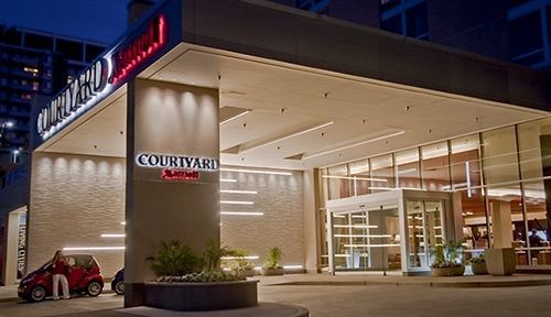 Courtyard By Marriott Bethesda Chevy Chase Hotel Bagian luar foto