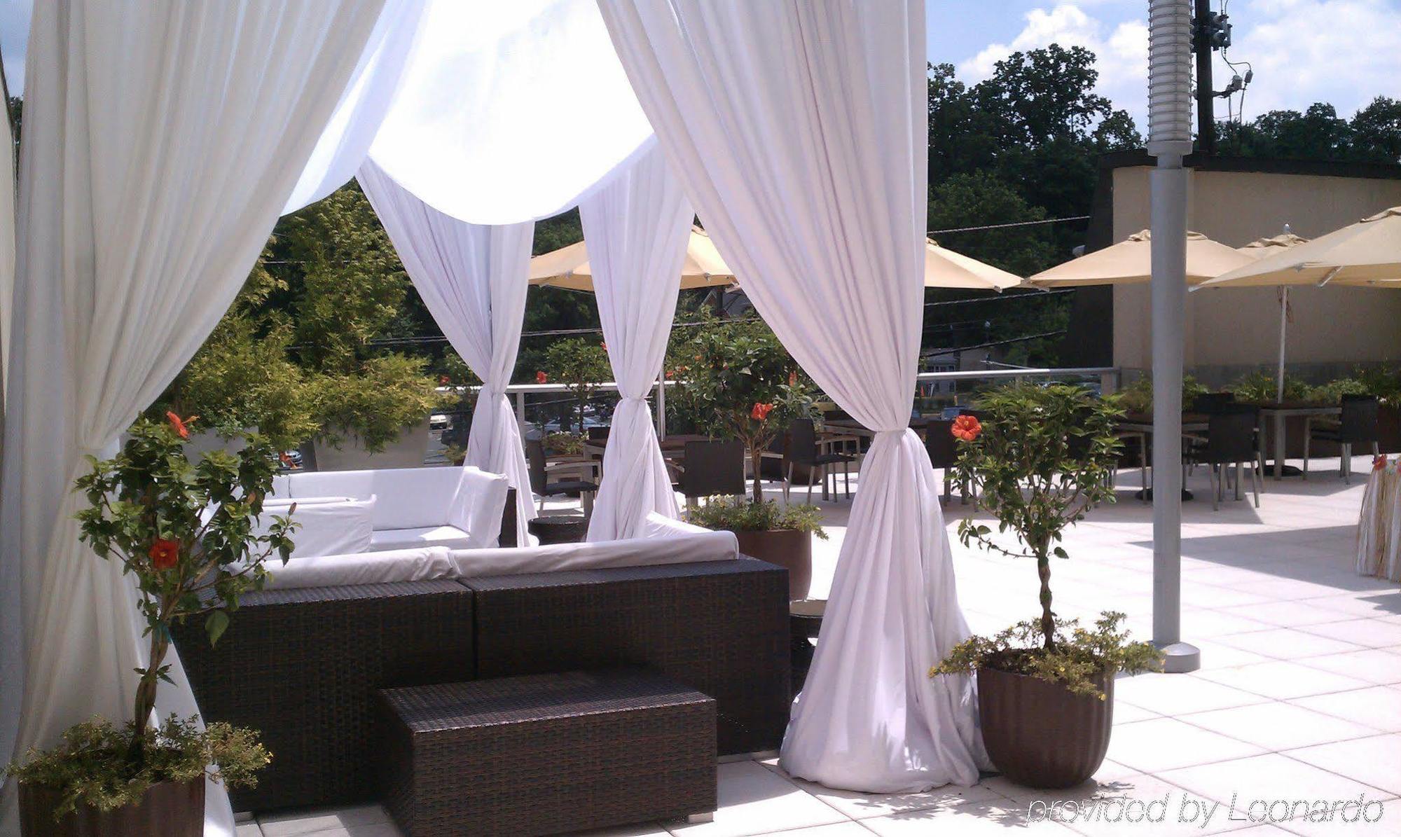 Courtyard By Marriott Bethesda Chevy Chase Hotel Bagian luar foto