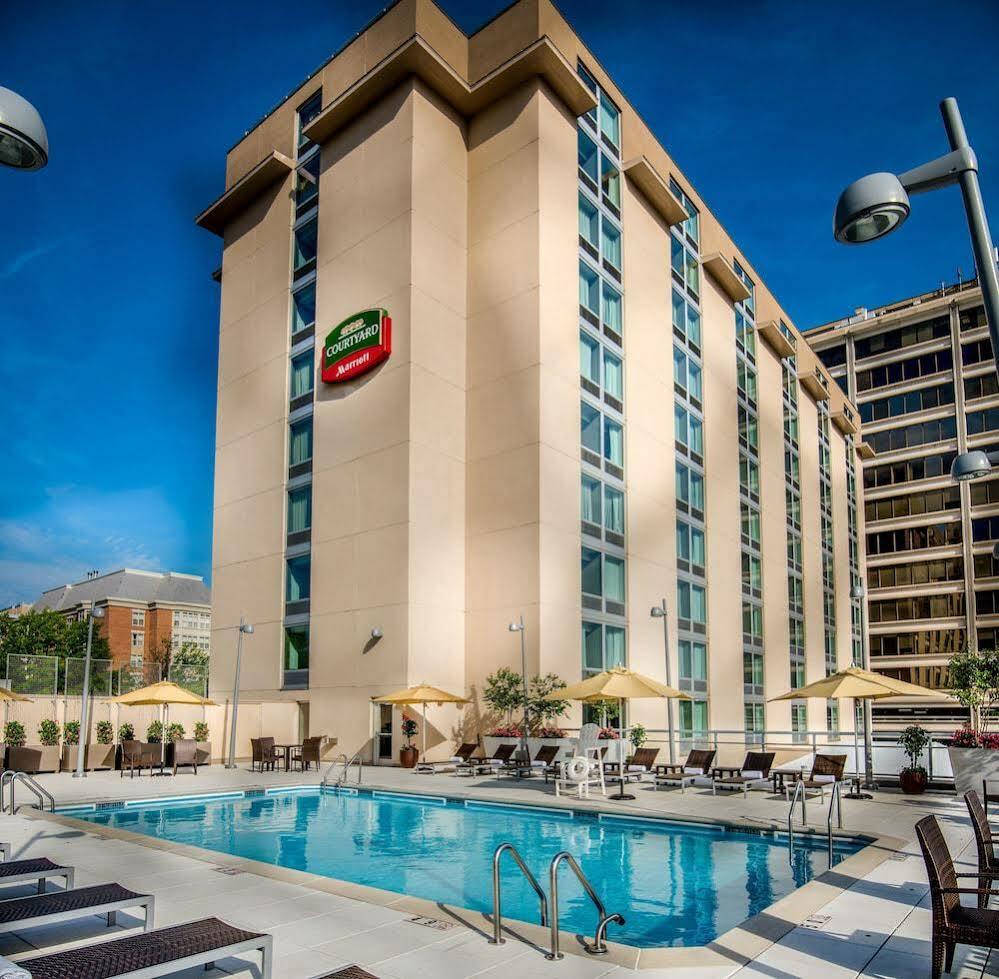 Courtyard By Marriott Bethesda Chevy Chase Hotel Bagian luar foto
