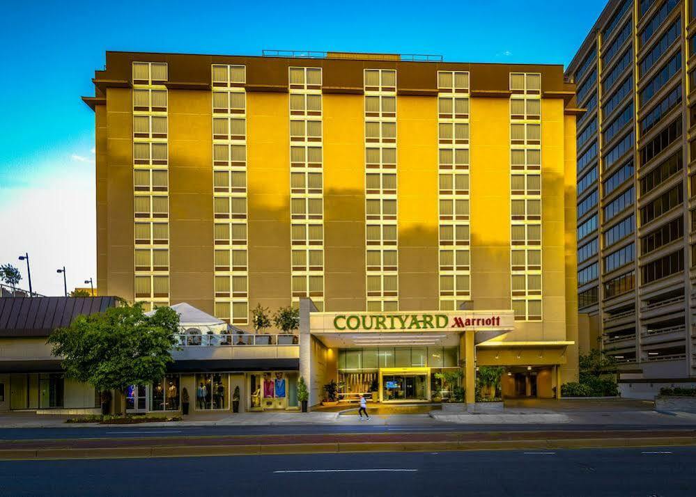 Courtyard By Marriott Bethesda Chevy Chase Hotel Bagian luar foto