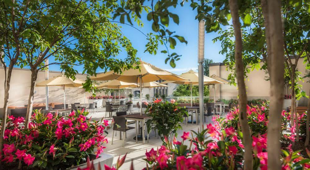 Courtyard By Marriott Bethesda Chevy Chase Hotel Bagian luar foto